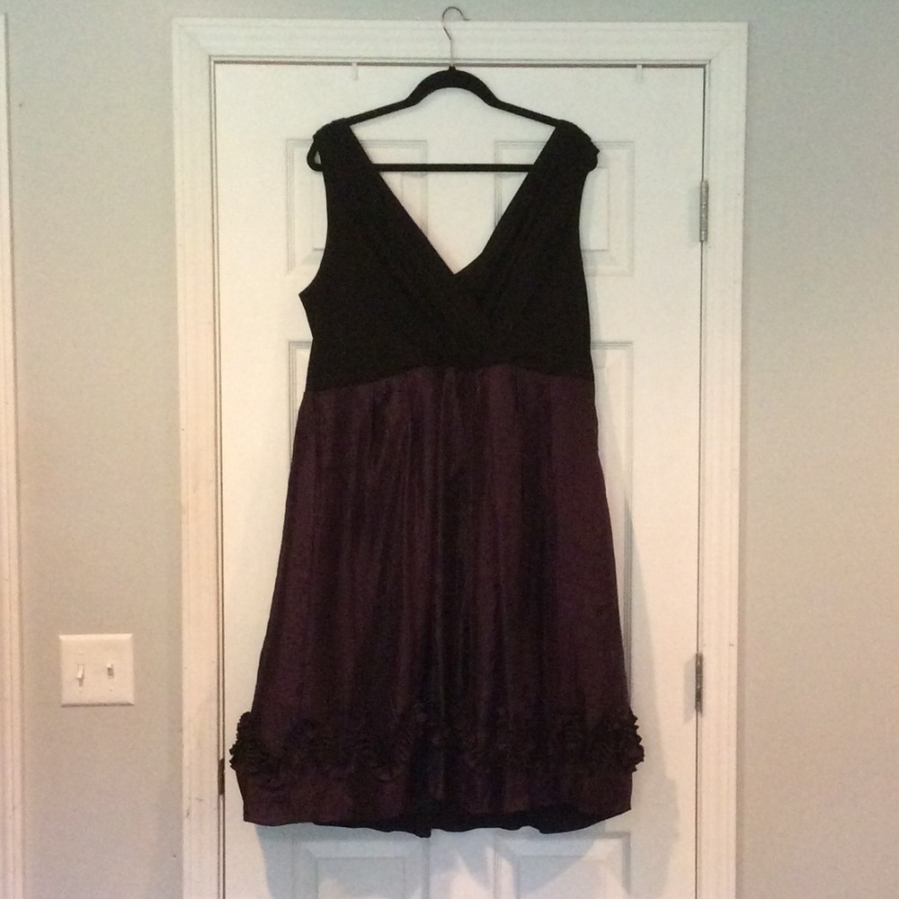 Sleeveless knee length dress